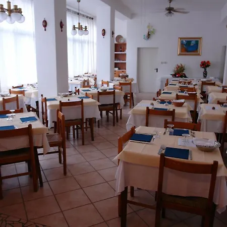 Everest Hotel-2